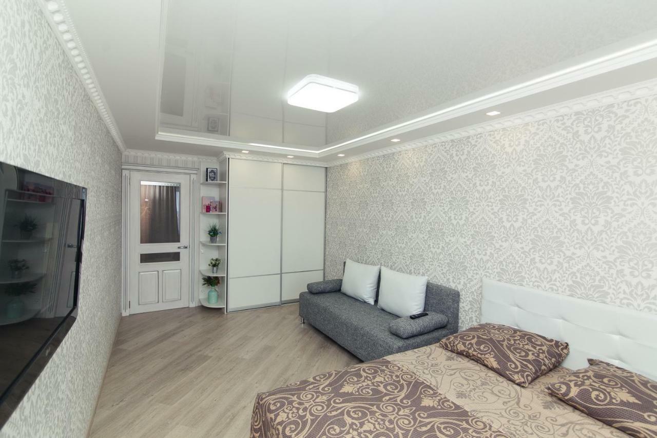 Luxury Apart-Hotel On Kondrateva Street Soumy Extérieur photo